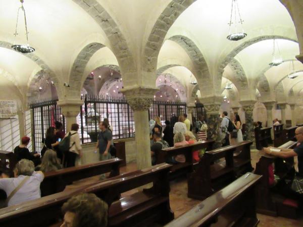 Visita guidata a Bari, la cripta della Basilica di San Nicola