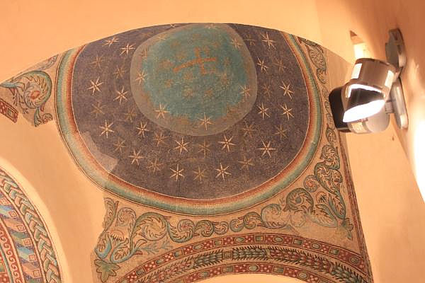 Visita guidata a Casarano mosaico della chiesa di Casaranello