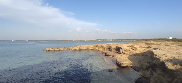 Hiking nel Parco naturale di lido pizzo isola di Sant'Andrea