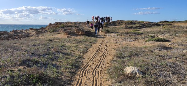 Hiking nel Parco naturale di lido pizzo isola di Sant'Andrea