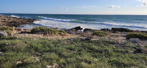 Hiking nel Parco naturale di lido pizzo isola di Sant'Andrea