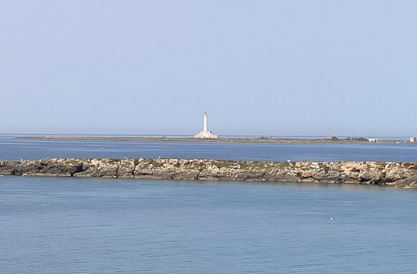 Hiking nel Parco naturale di lido pizzo isola di Sant'Andrea