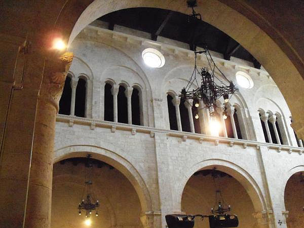 Visita guidata a Conversano, interno della Cattedrale di Santa Maria Assunta