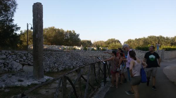 Visite guidate al giardino dei megaliti a Giurdignano per gruppi e scuole